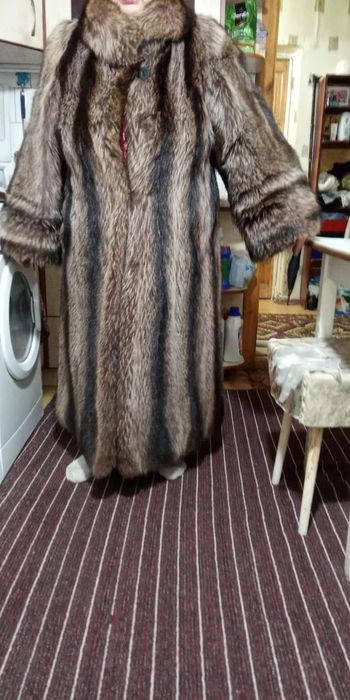 Шуба енотовая. Продам.