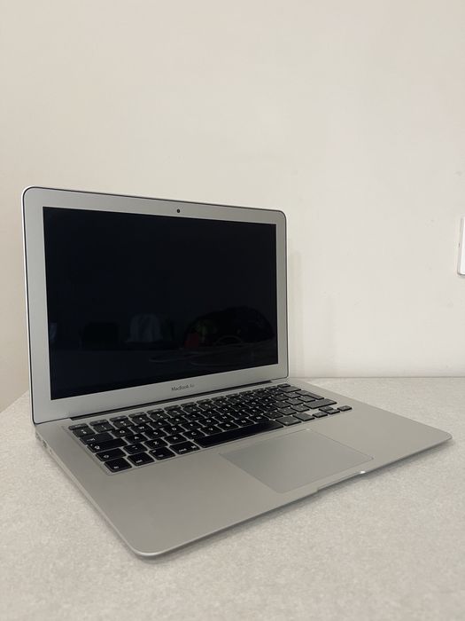 MacBook Air 13” - 8GB RAM, 256GB SSD