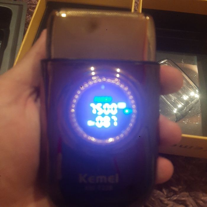 aparat pentru barbă si pentru tuns