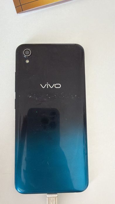 Продаю телефон vivo