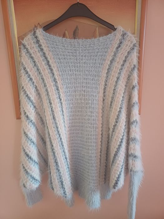 Дамски дебел пуловер