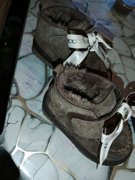 Продам детские угги