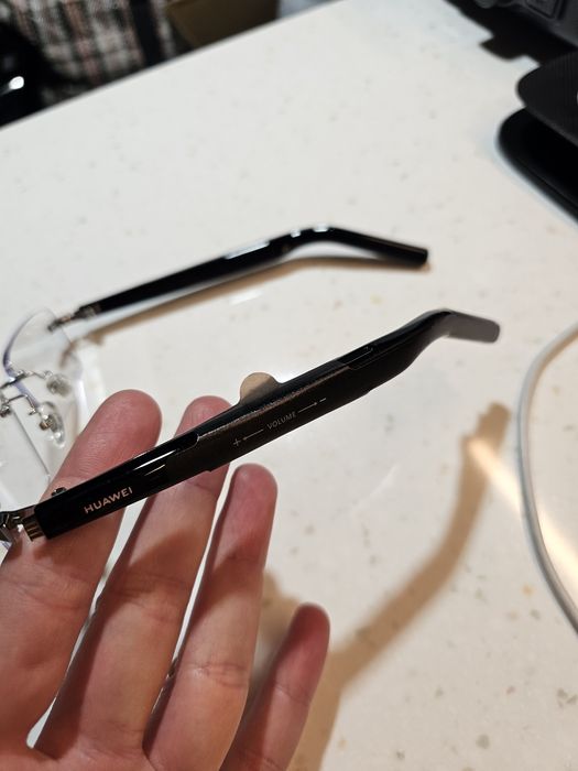 Продам очки со встроенными наушниками Huawei