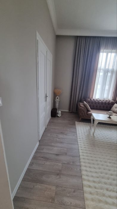 Дава се под наем Тристаен апартамент в Пловдив, Център - 90 кв.м за 765 € - Снимка #1