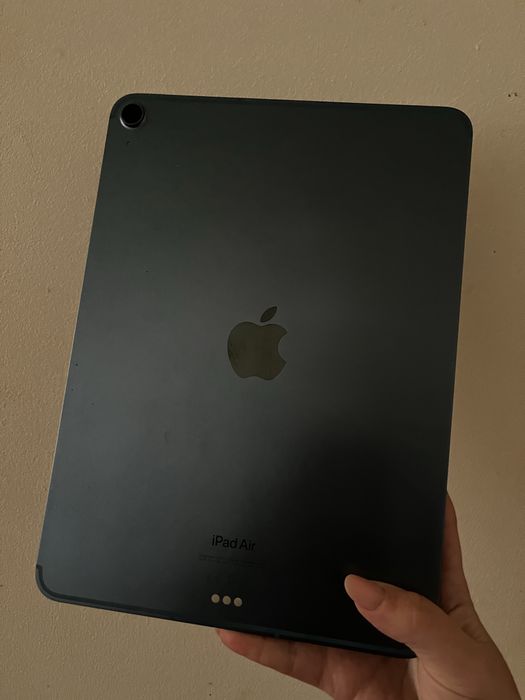 Ipad air 5th gen M1  cu Sim