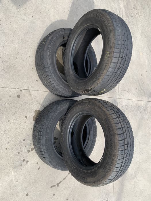 4бр Летни Гуми 235/65/17 Continental Cross Contact T