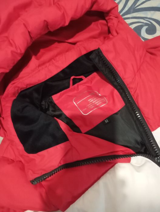 Продам спортивную куртку.