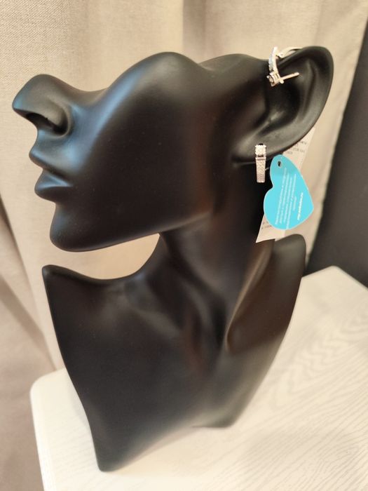 Новые золотые серьги с бриллиантами