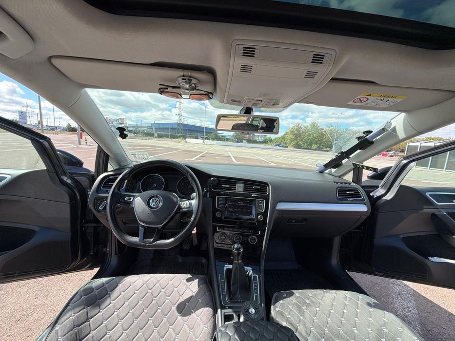 Volkswagen Golf VII dotări premium pachet CUP