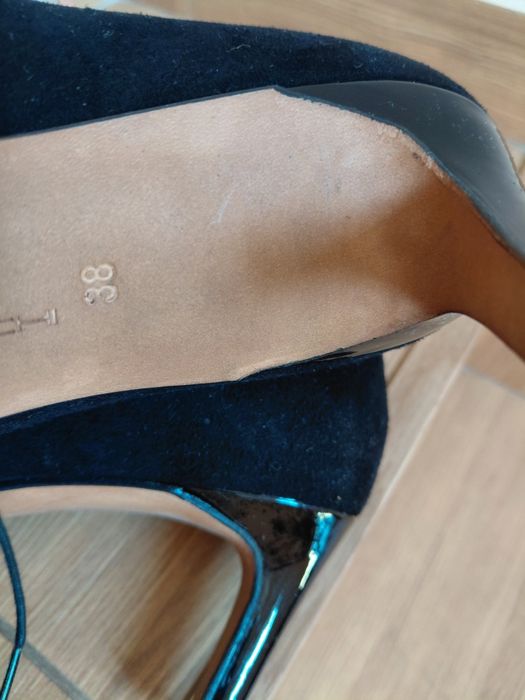 Продаётся обувь в отличном состоянии