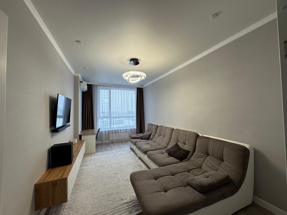 Продам диван для гостиной