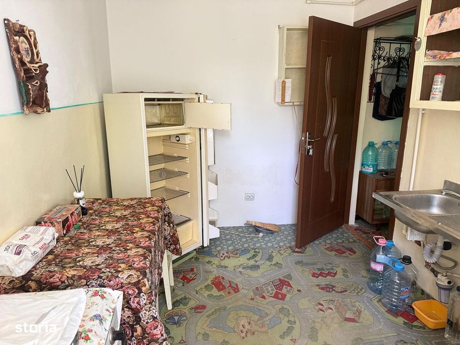 Vanzare apartament 4 camere, modificat, Targoviste, micro 9, et.1