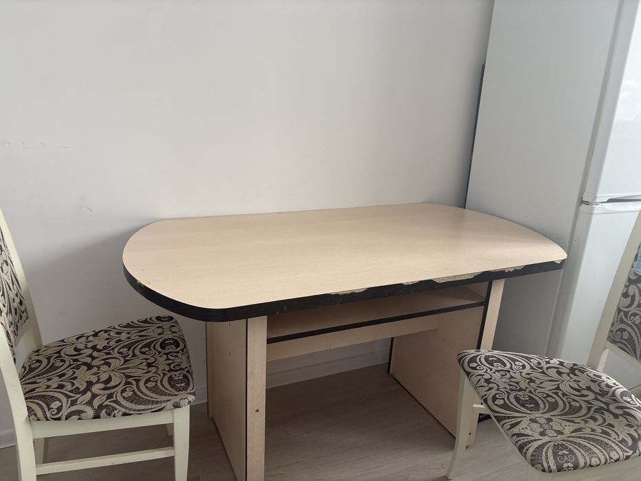 Кухонный стол  продам