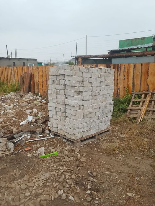 Продам кирпичи,б/у