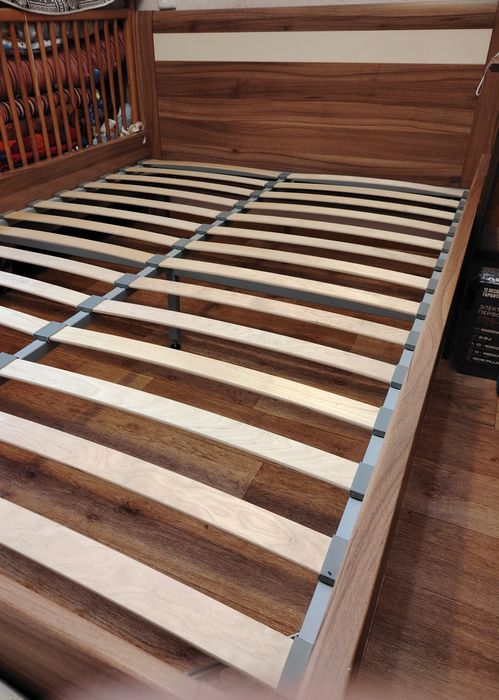 Продам двухспальную кровать