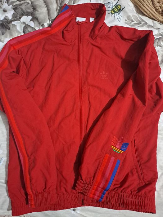 Jacheta Adidas.  .