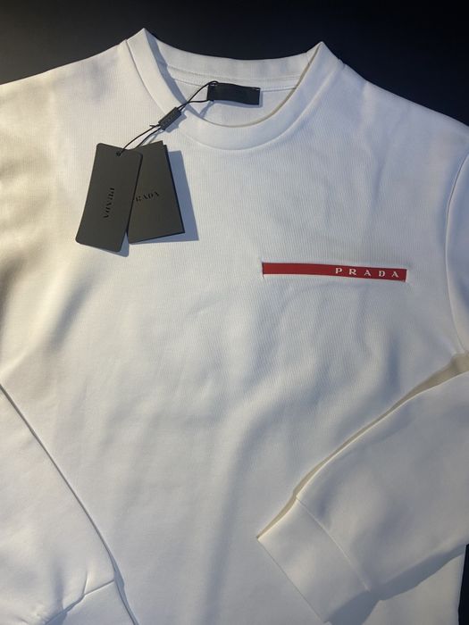 Prada блузи тъмносиня и бяла