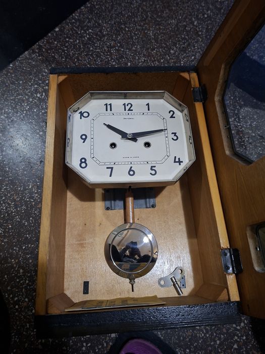 Ceas perete cu pendul IANTAR URSS ptr piese