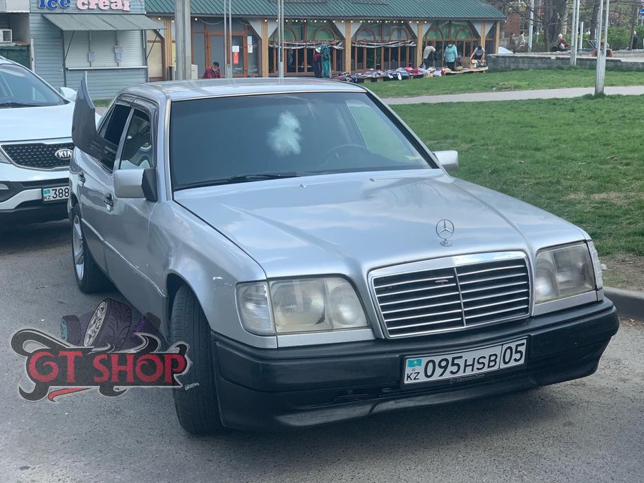 Передний задний бампер Мерседес 124, тюнинг пороги накладка mercedes