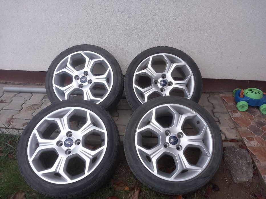 Vând jante originale Ford