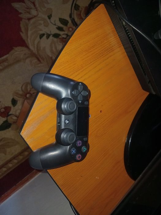 Play Station 4 slim
