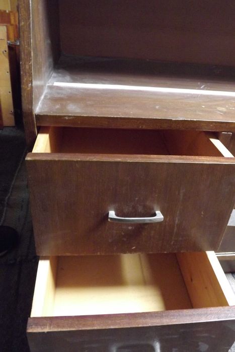 Бюфет от времето на соц-а и ракла