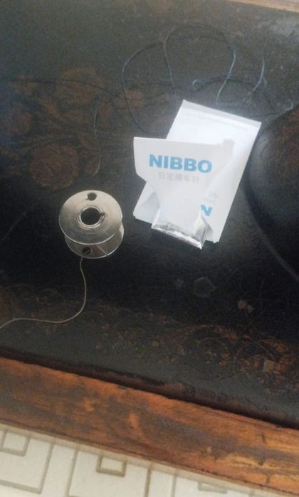 Швейная ручная машинка