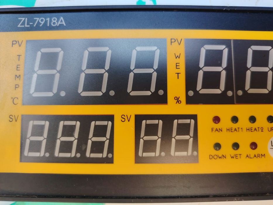 Продам инкубатор на 2000 яиц