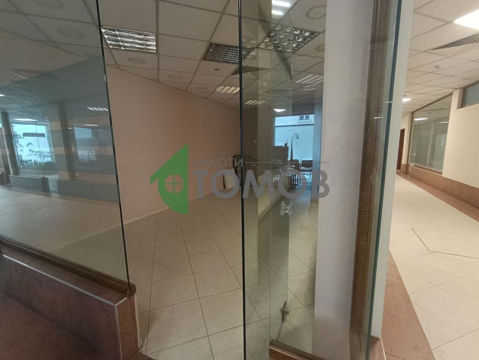 Офис за продажба в Център