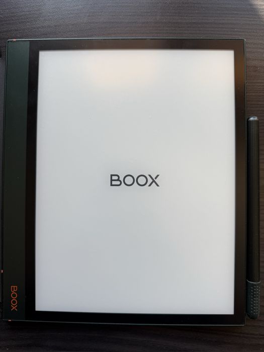 Onyx Boox Note Air2Plus - четец в отлично състояние с оригинален калъф