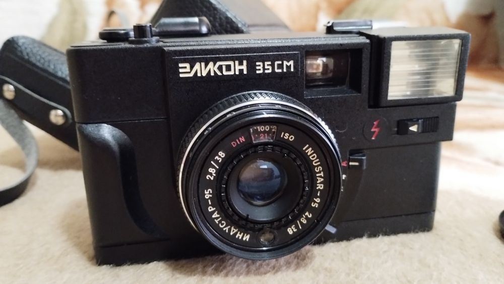 Продам фотоаппарат Эликон 35 см плёночный