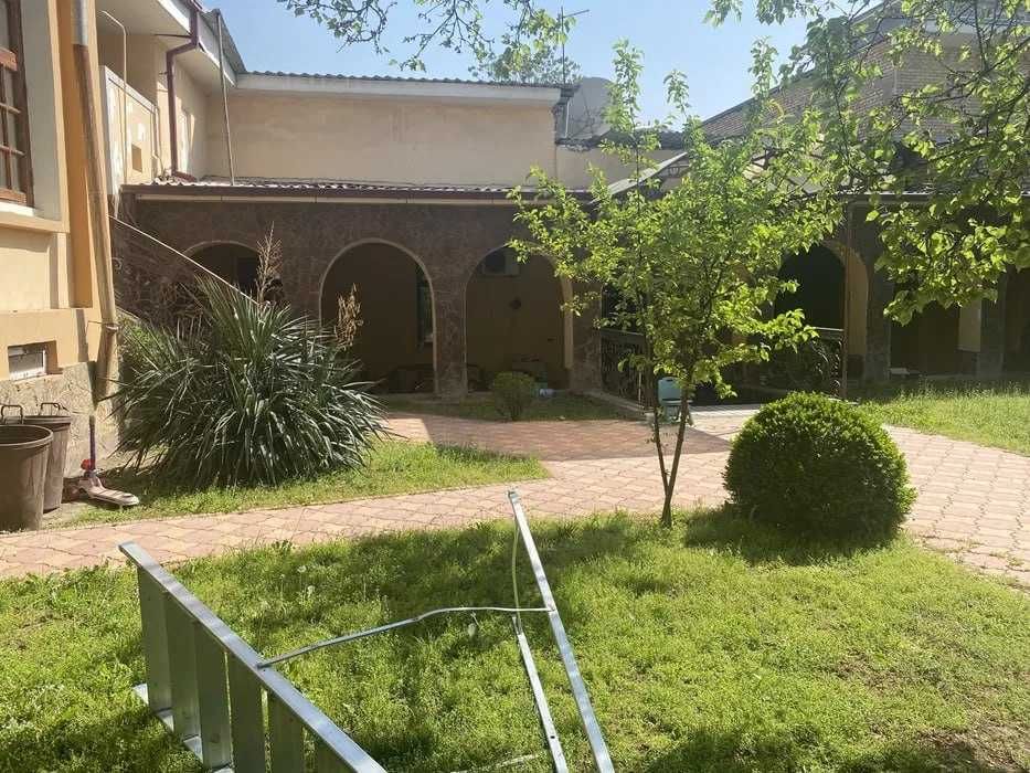 Продается дом Мирзо Улугбек Олчабог соток 9,5  Фасад 20м Ор БИЙ