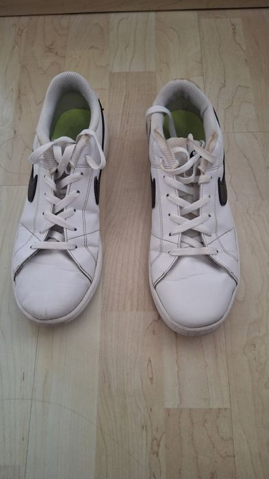 Оригинални бели кожени кецове Nike