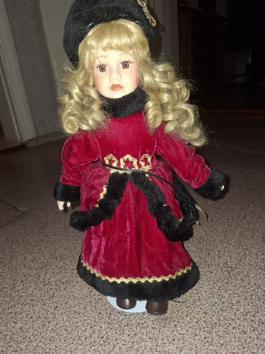 Сувенирная кукла