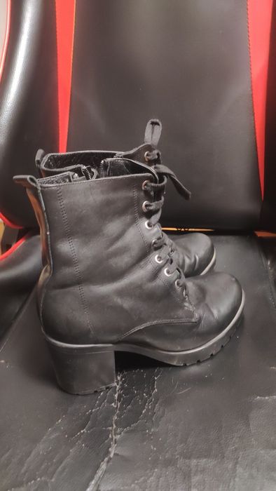 Сапоги женские осень-еврозима р-р 38 б/у кожа