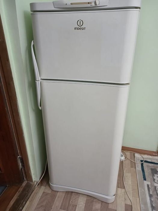 Холодильник  Индезит 2 кам.