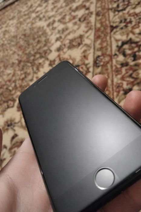 Айфон се 2 поколение (2022)