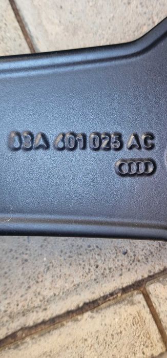 Jante originale Audi Sport de 20 de inch.