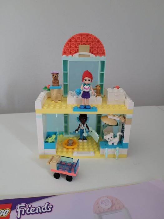 LEGO Friends - Clinica animalutelor 41695, 111 piese