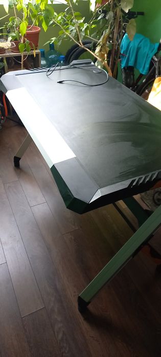 Геймърско бюро Lumi GMD01-1 Deluxe с RGB Lux Aluminium