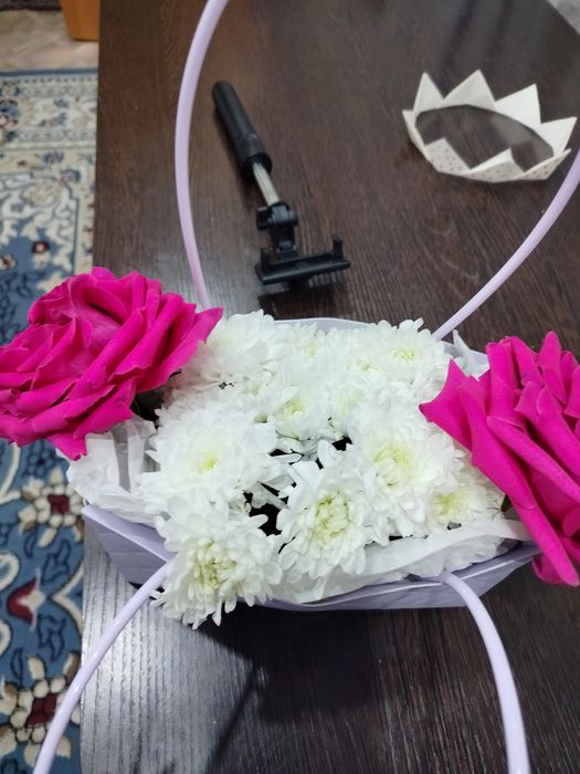 Продам цветы букет за 3500,с сумочкой