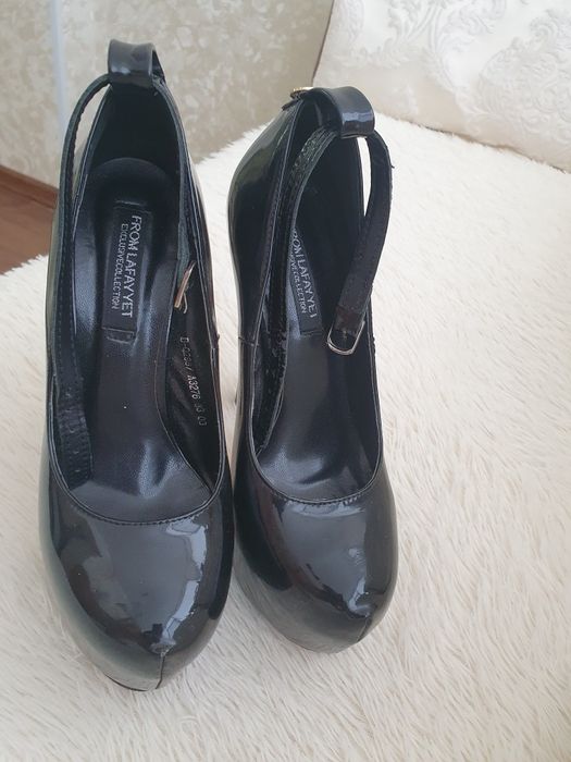 Женские туфли чёрные