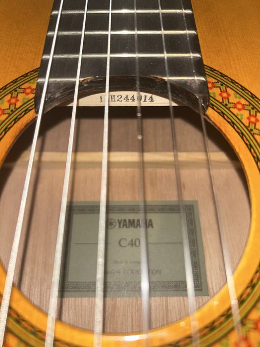Chitara clasica Yamaha C40 + tuner si husa