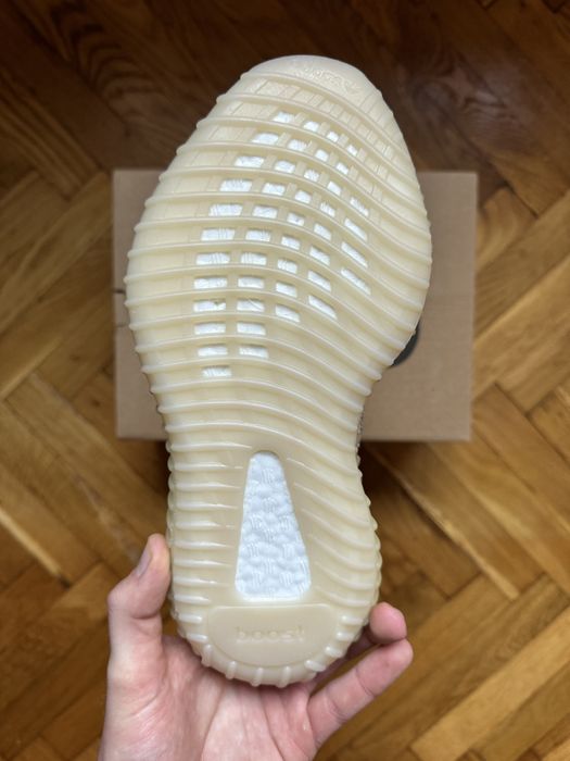 Yeezy 350 v2 Mx Oat