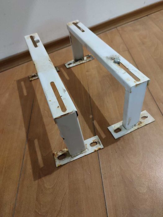 Подови стойки за климатици два вида