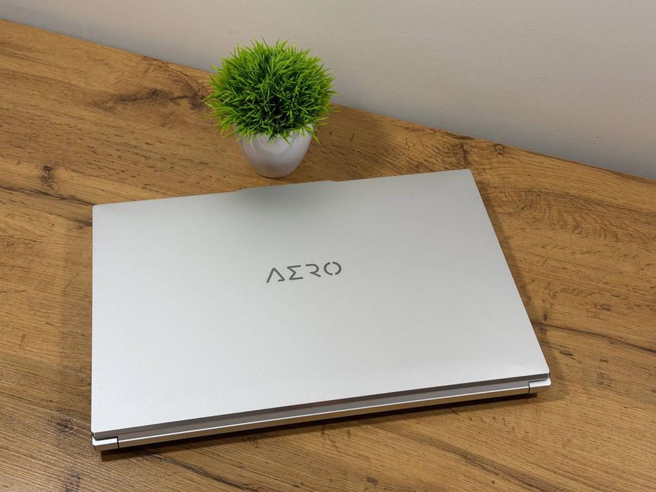 Срочно ! Gigabyte AERO gaming i9 OLED 4k RTX 3080