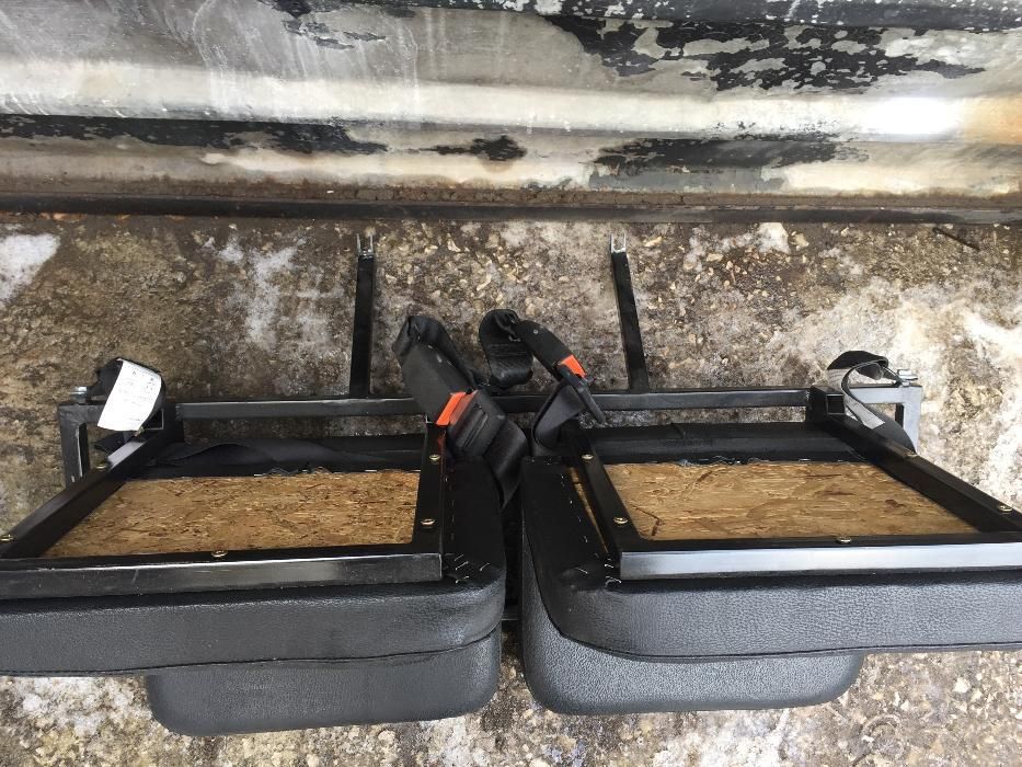 Допълнителни седалки