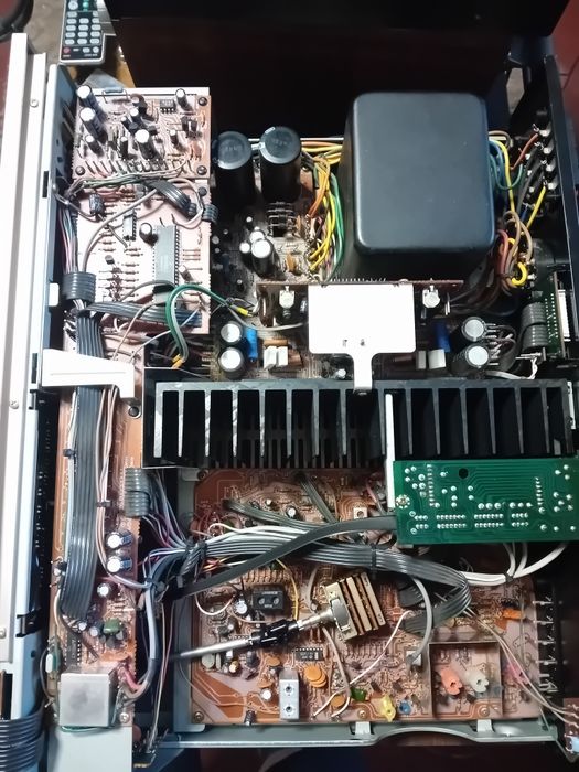 Vand 2 bucati  Marantz DC  8010, pentru piese.