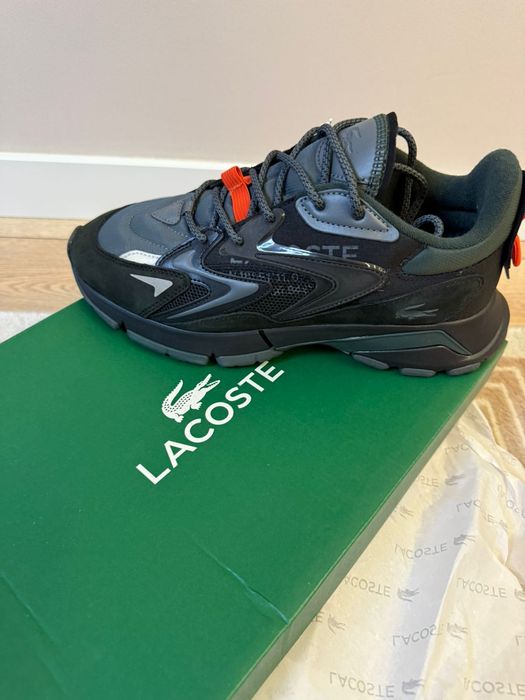 Продаю кроссовки