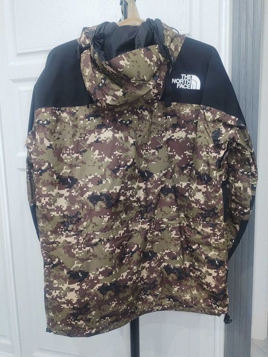 The North Face 1994 Retro Mountain Light Jacket GORE-TEX куртка.
